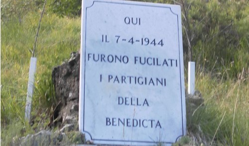 Eccidio Benedicta, bandiera ucraina alla commemorazione