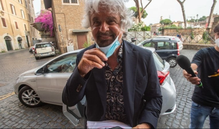 Beppe Grillo ricoverato in ospedale a Cecina