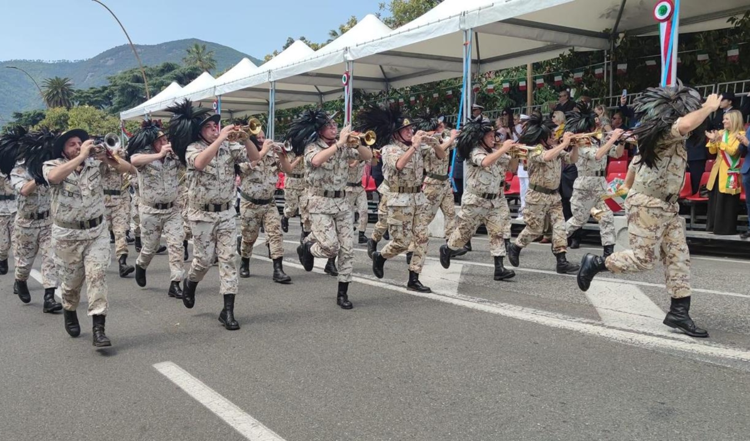 Alla Spezia festa per raduno Bersaglieri. Toti: 