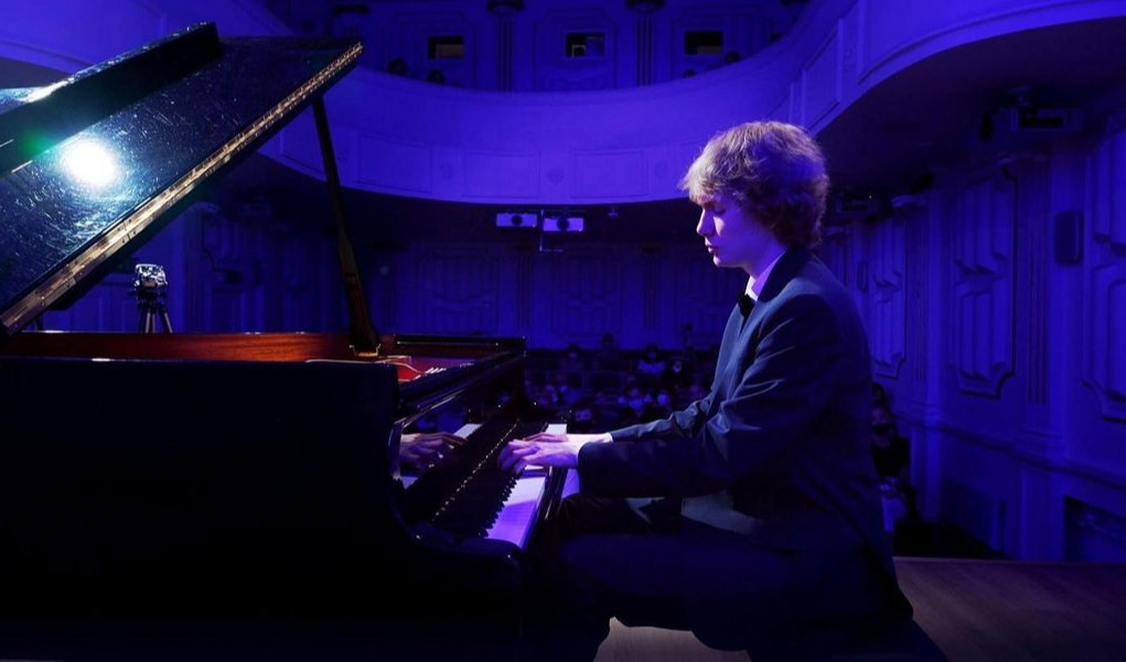 Chopin suonato dal vincitore dell'Eurovision Young Musicians 2018 al Teatro Sociale di Camogli