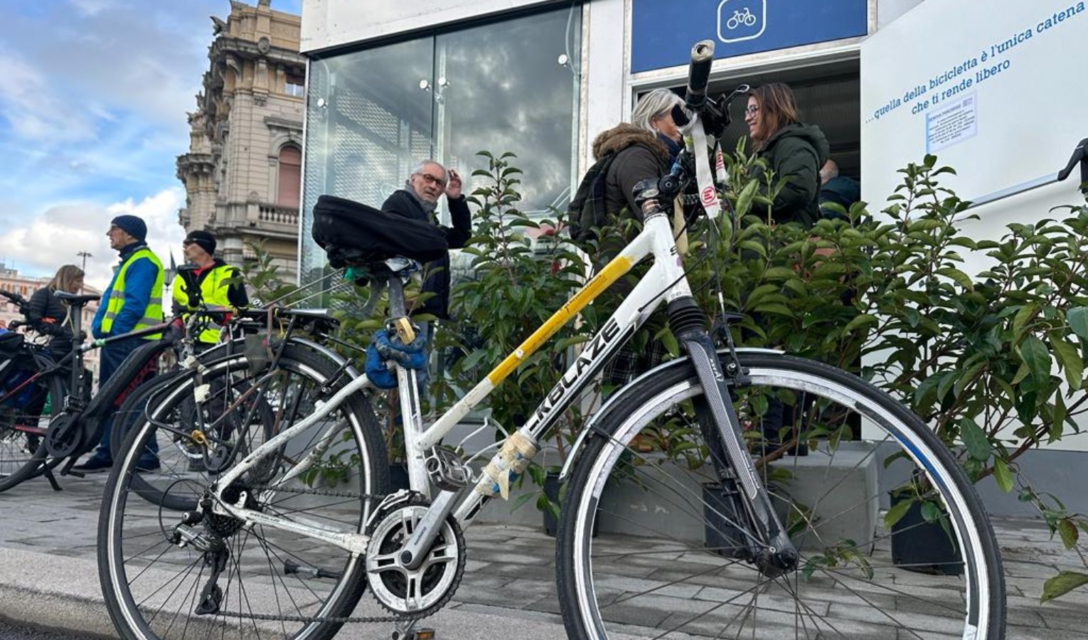Genova, nuovi posteggi per le bici: pronti a partire i lavori per ciclabile dalla Valpolcevera