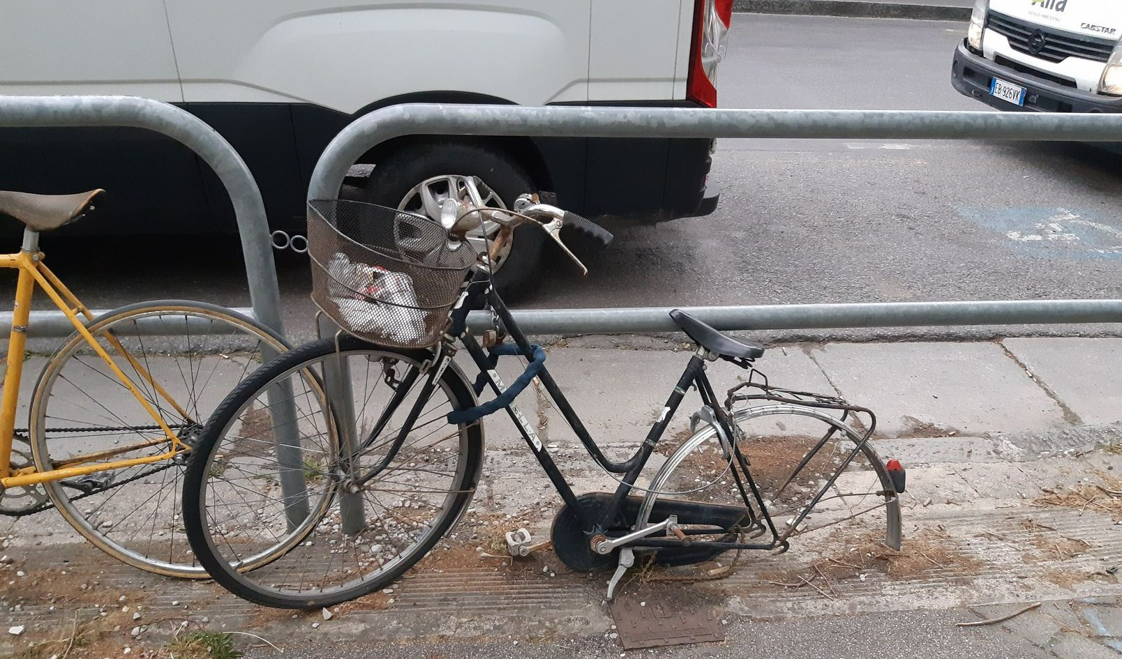 Spezia, biciclette abbandonate all'asta per la Croce Rossa