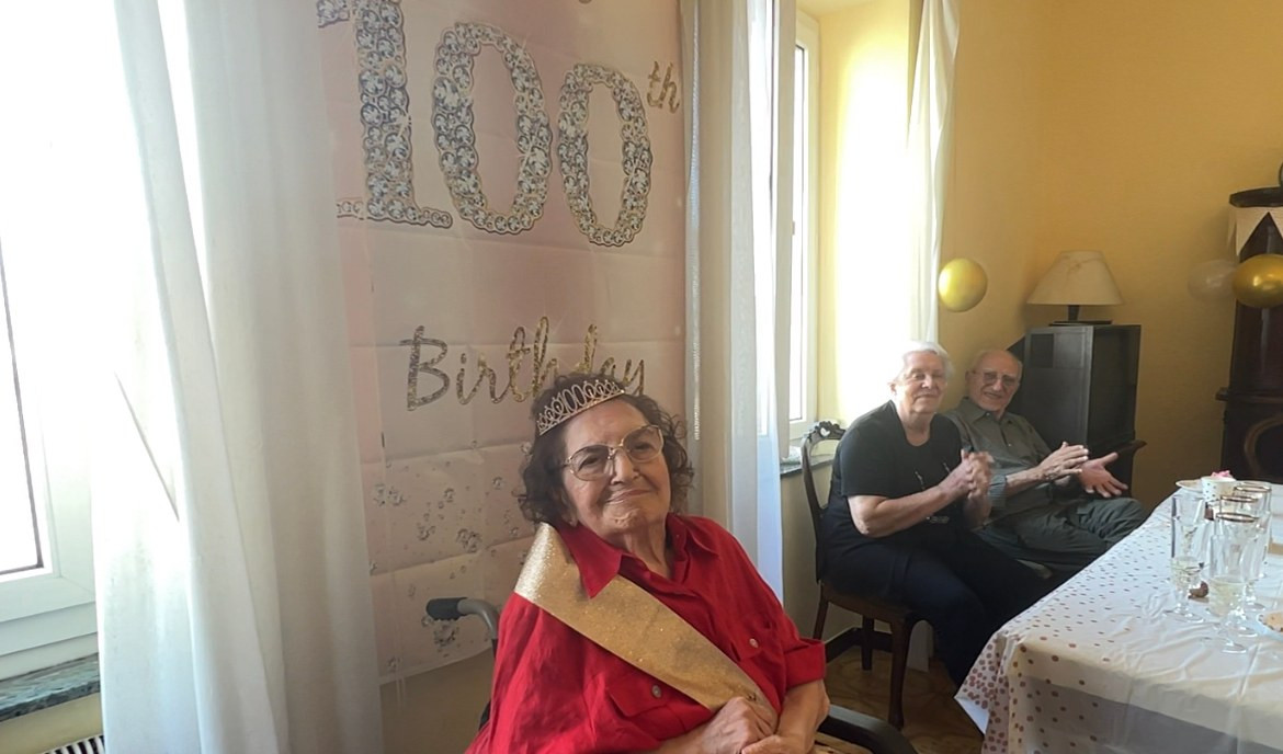 Genova, la bisnonna Letteria festeggia 100 anni e l'onomastico insieme