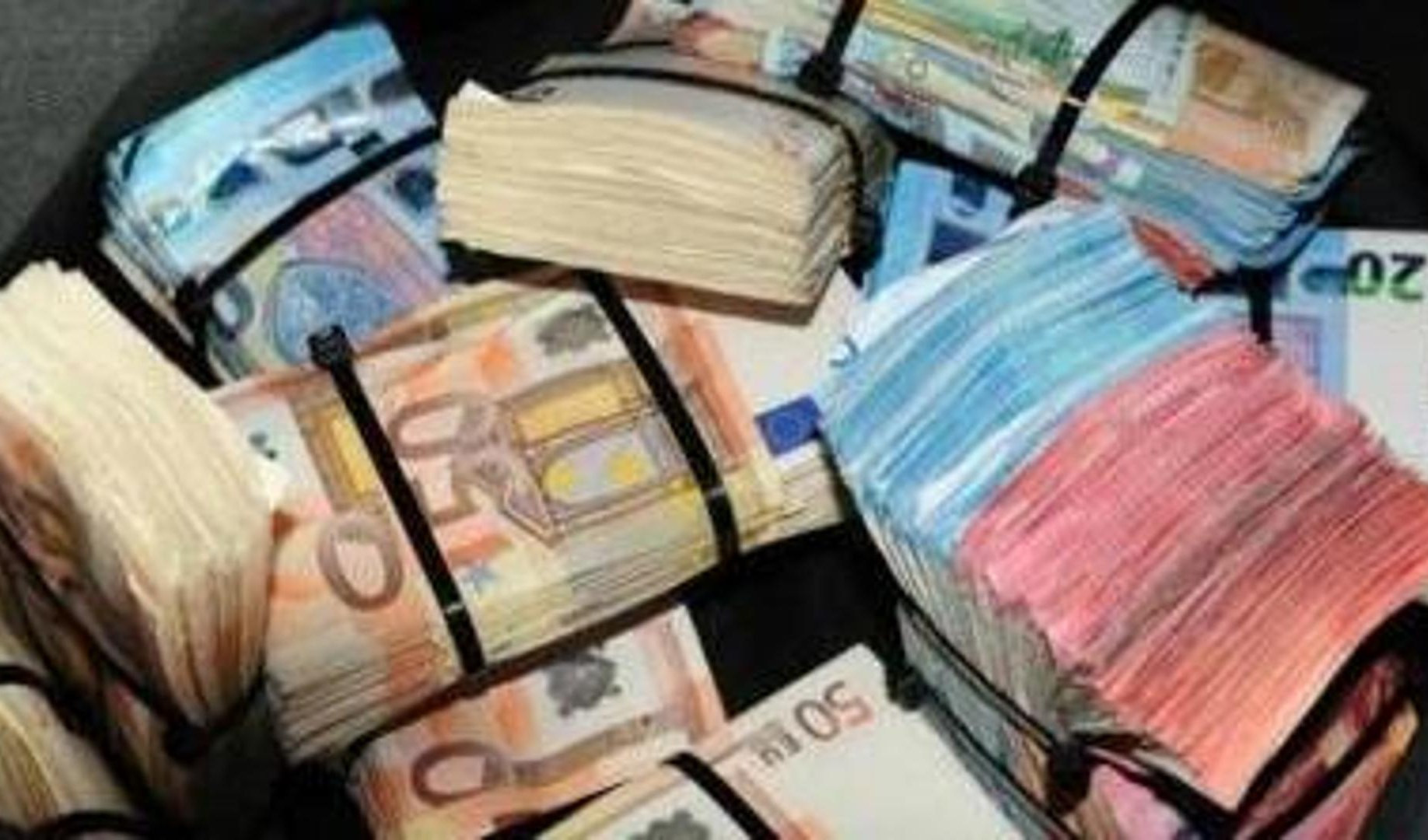 Genova, ladri a colpo sicuro rubano borsa con 50 mila euro