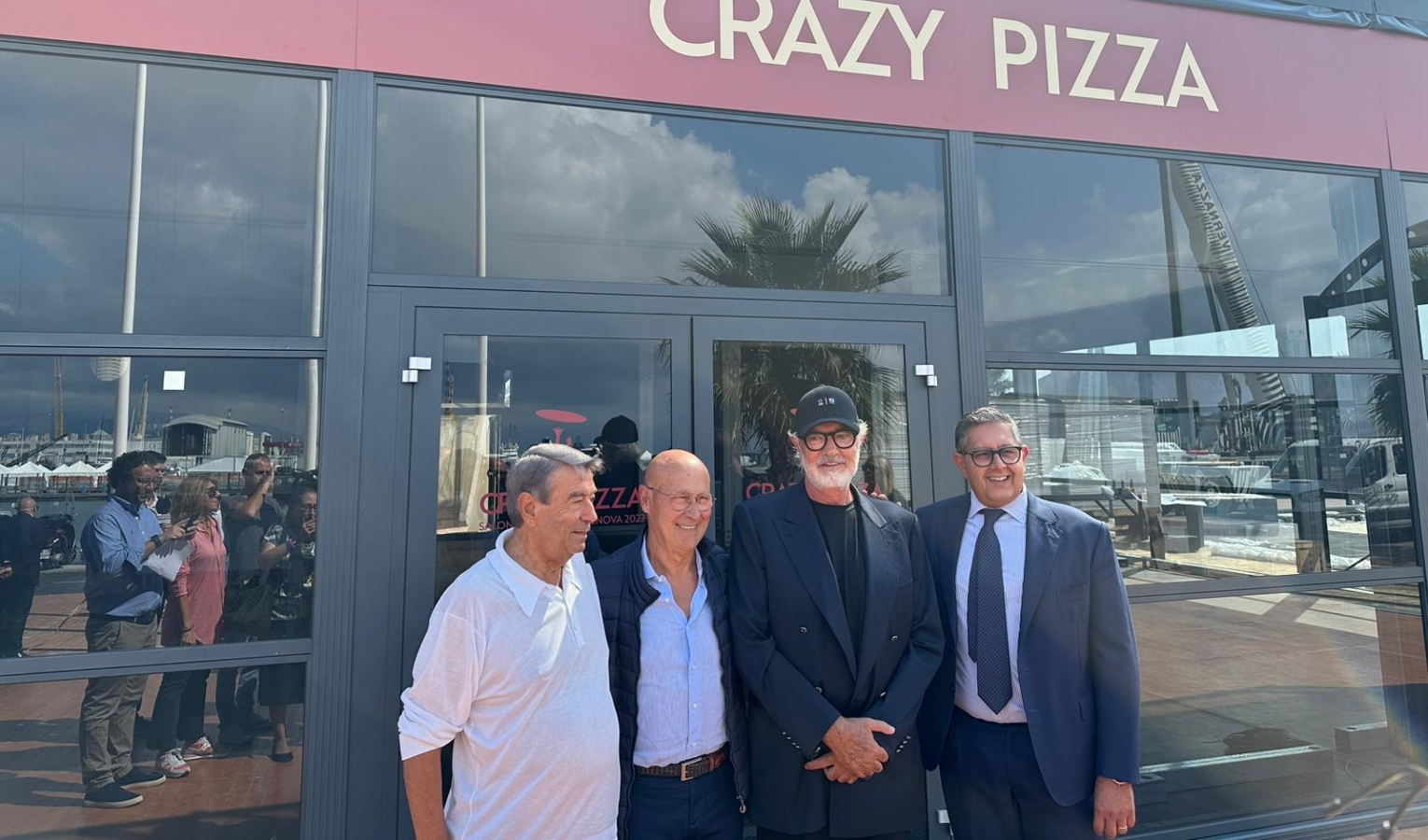 Briatore porta la sua pizza al Nautico: 