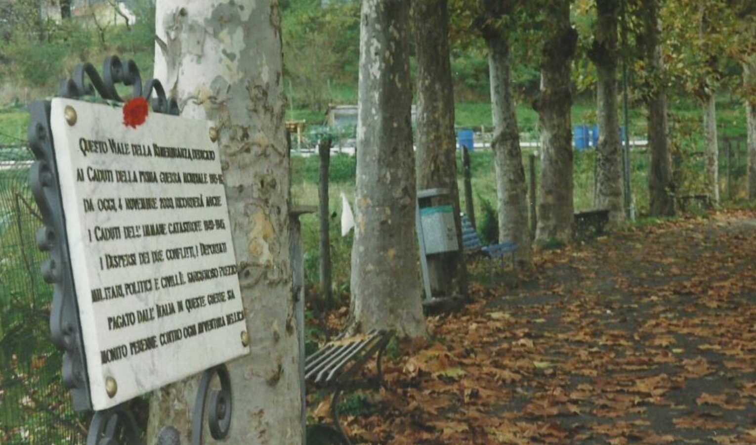 Cartello in un parco