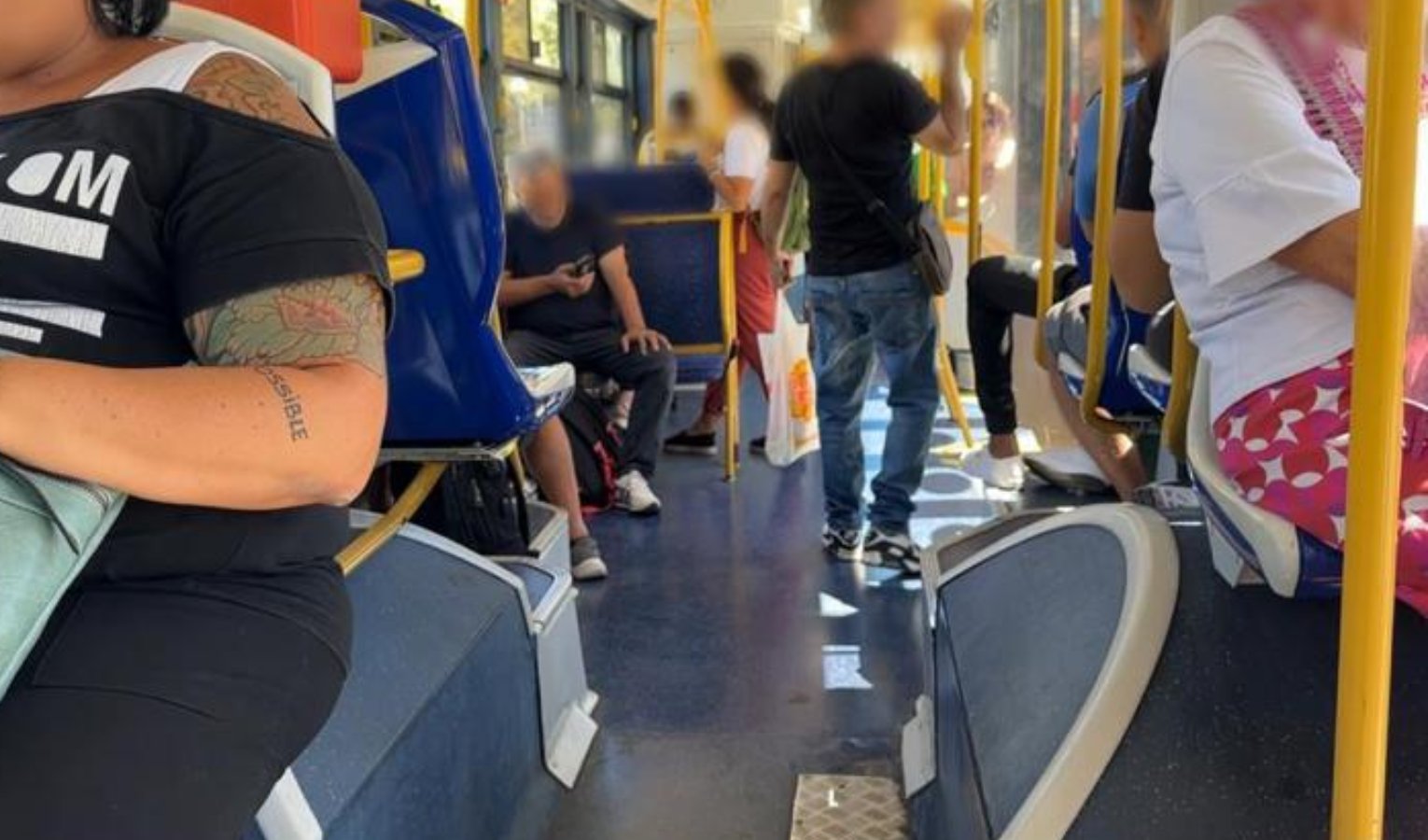 Sicurezza sui bus a Genova, il Comune: 