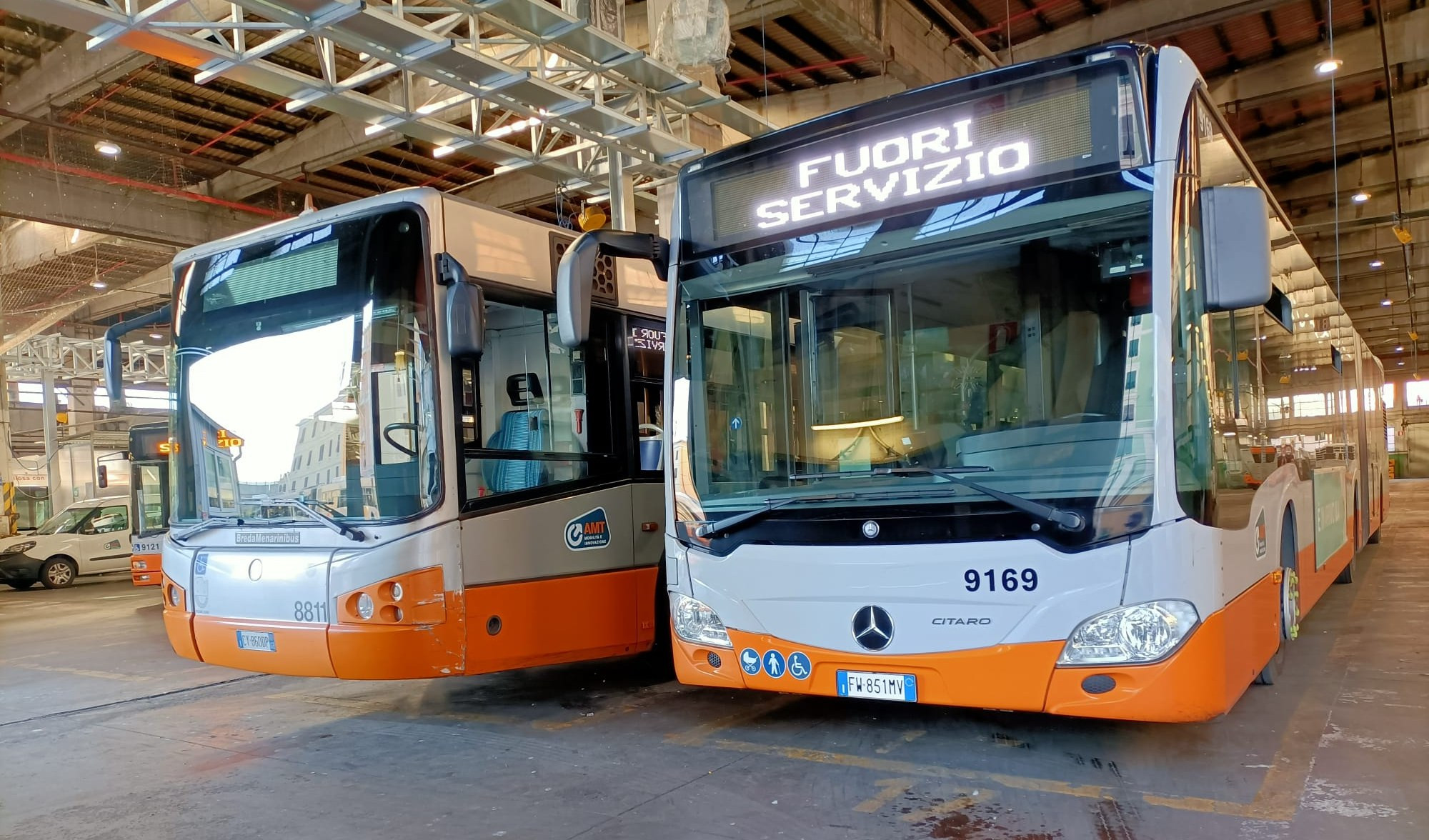 Sciopero venerdì 13 dicembre Due autobus