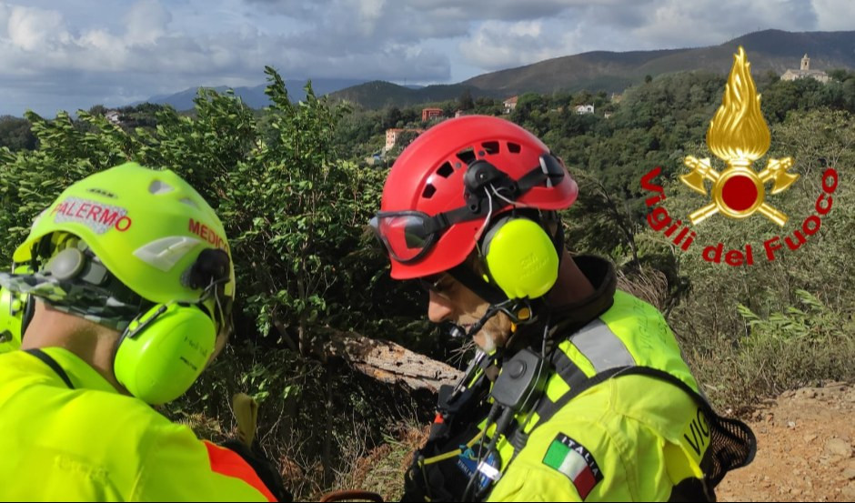 Genova, biker cade durante una discesa: salvato con l'elicottero