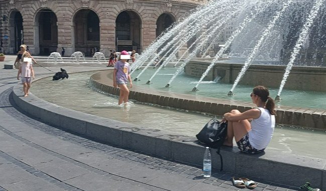 Caldo a Genova, bollino giallo ancora domani poi si abbassano temperature e umidità