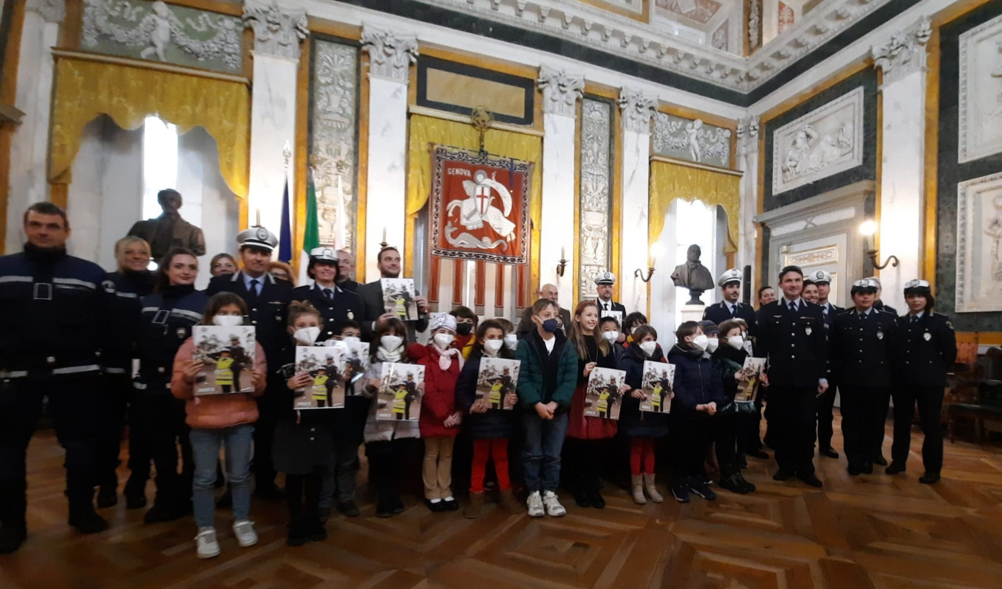 Presentato il calendario della Polizia Locale del Comune di Genova