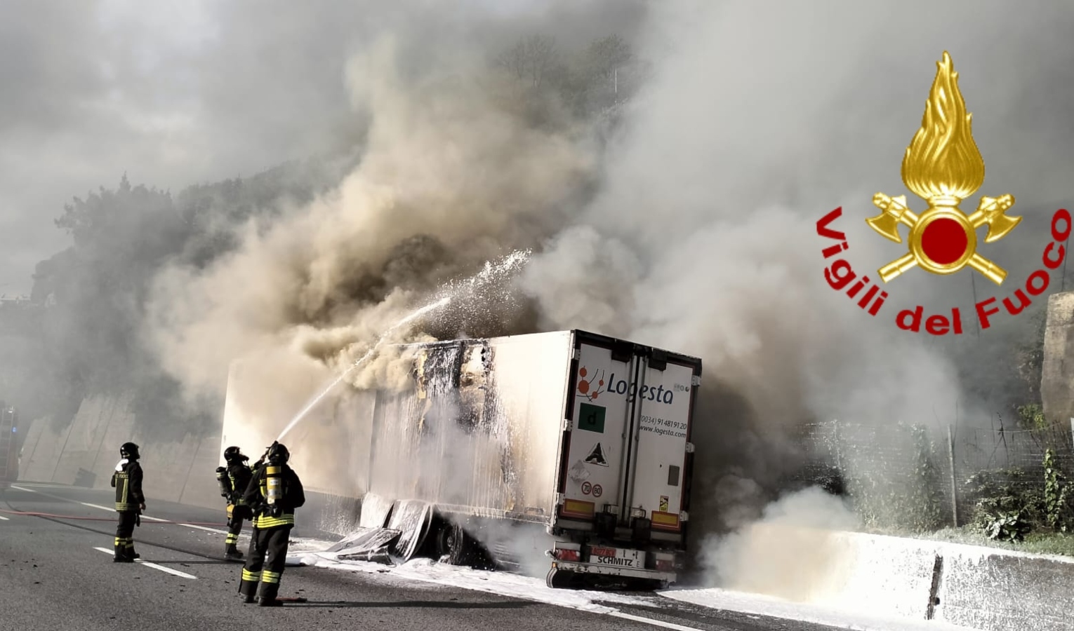 A10, spento incendio camion: riaperto tratto tra Arenzano e Pra'