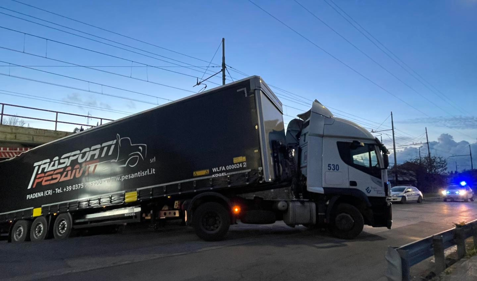 Giornata di camion incastrati, tre interventi tra Genova e Sestri Levante