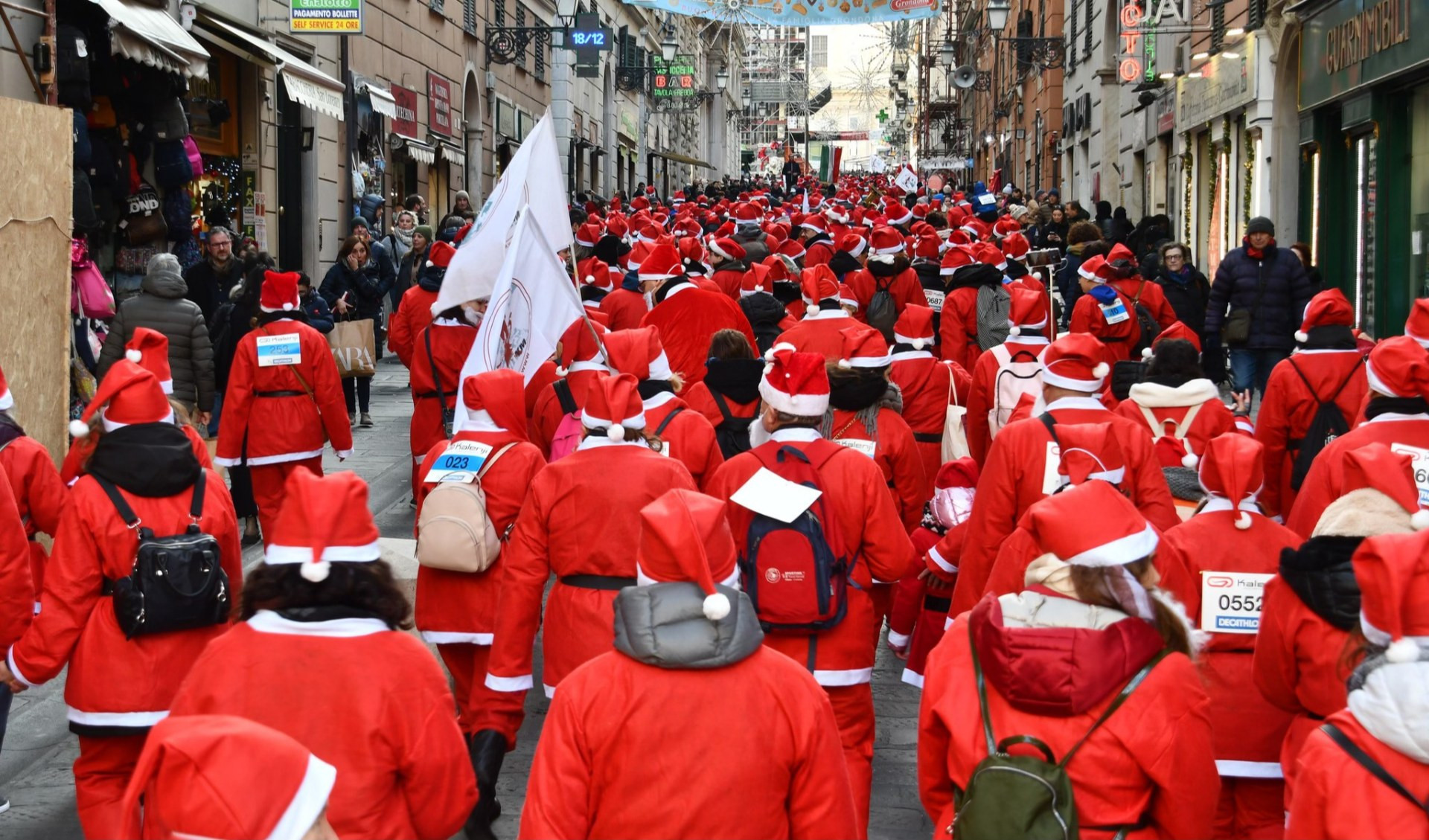 Babbi Natale per il trapianto di midollo e il Gaslini, torna la camminata a Genova