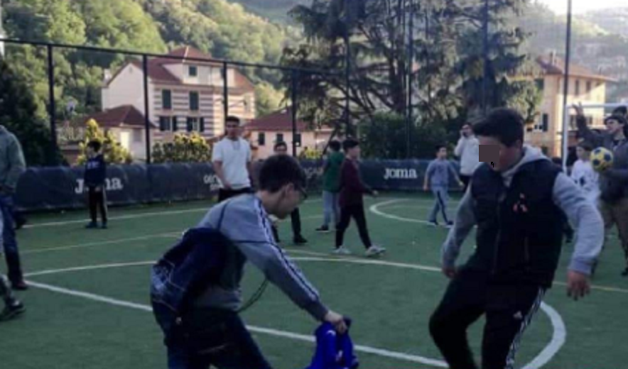 Campomorone, giornata di pulizie straordinarie per la riapertura del campo da calcio