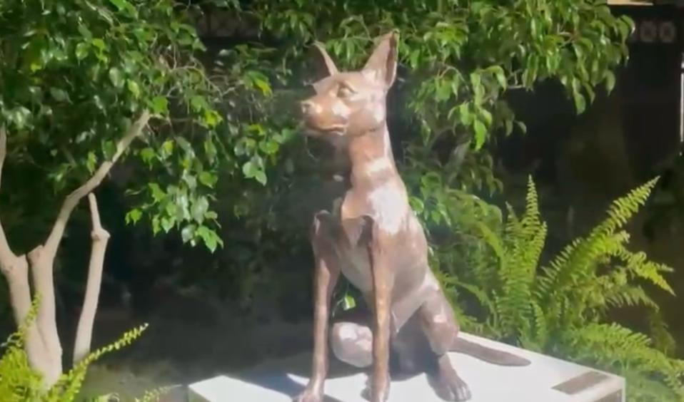 Rapallo, inaugurata la statua canina di Scandroglio: le parole di Toti