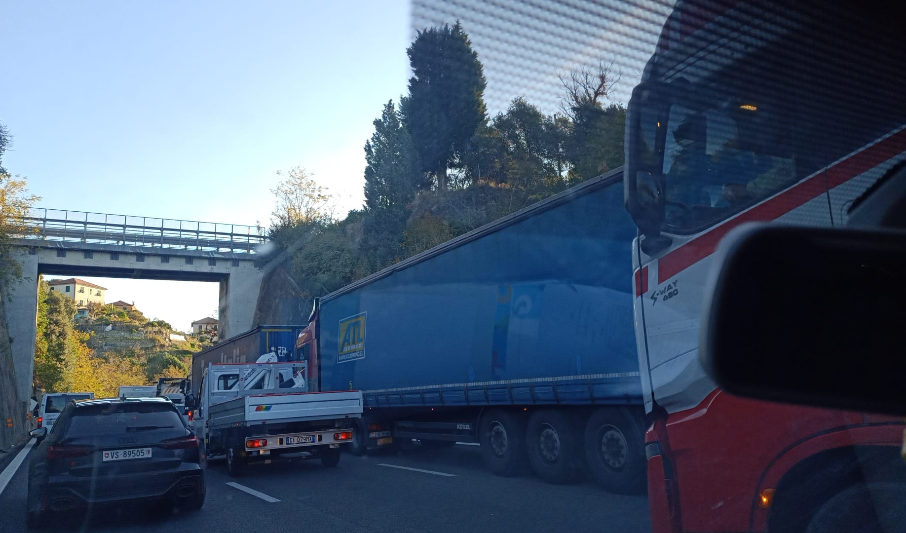 Caos Autostrade, ancora traffico e cantieri in tutta la Liguria