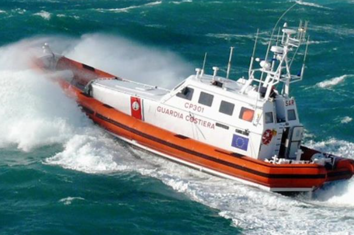 Tragedia a Vesima, 30enne trovato morto sugli scogli