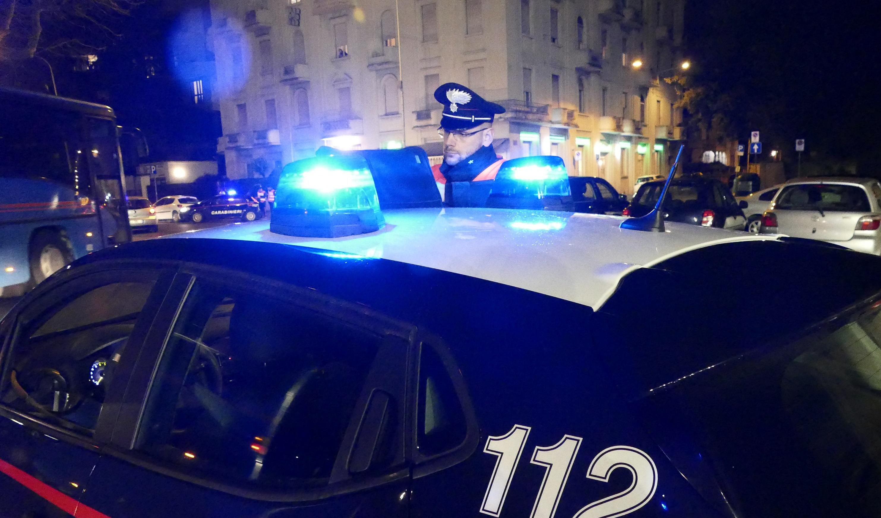 Genova, picchia i genitori anziani per avere soldi: arrestato