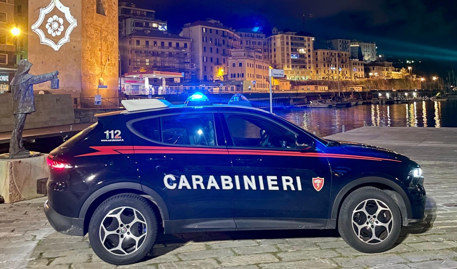 Incontra l'ex a cui non si potrebbe avvicinare e gli spruzza lo spray al peperoncino negli occhi: arrestata