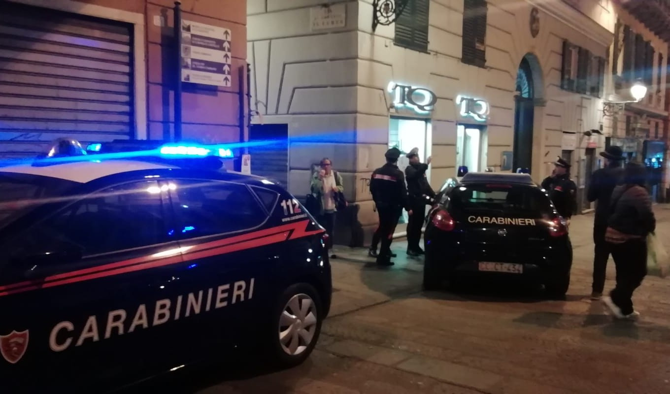  Genova, movida da sballo nei vicoli: arrestati due spacciatori