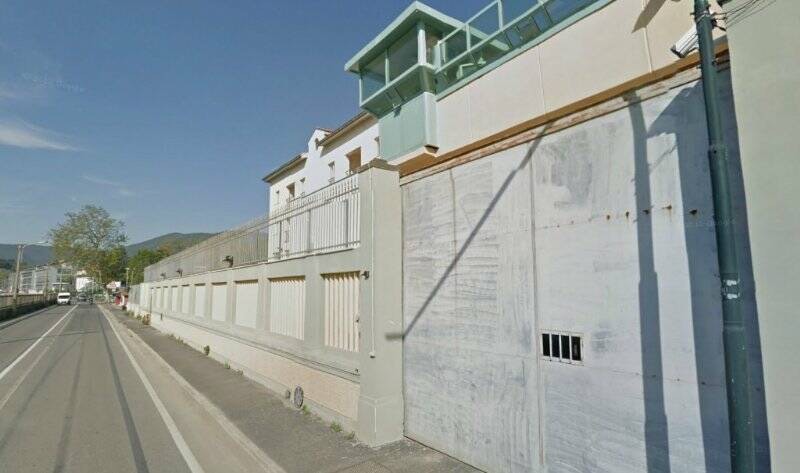 Agguato in carcere alla Spezia: agenti feriti durante la colluttazione