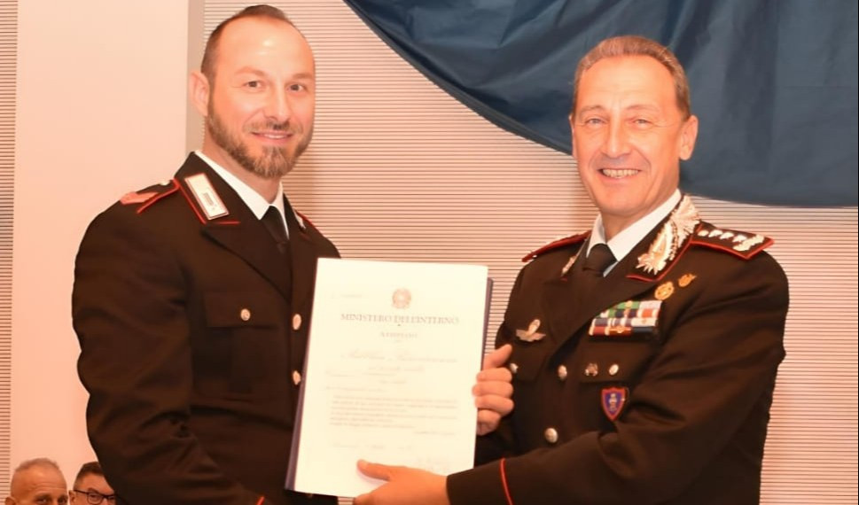 Carabiniere salvò anziana in casa: premiato dopo 9 anni dal vice comandante generale Galletta