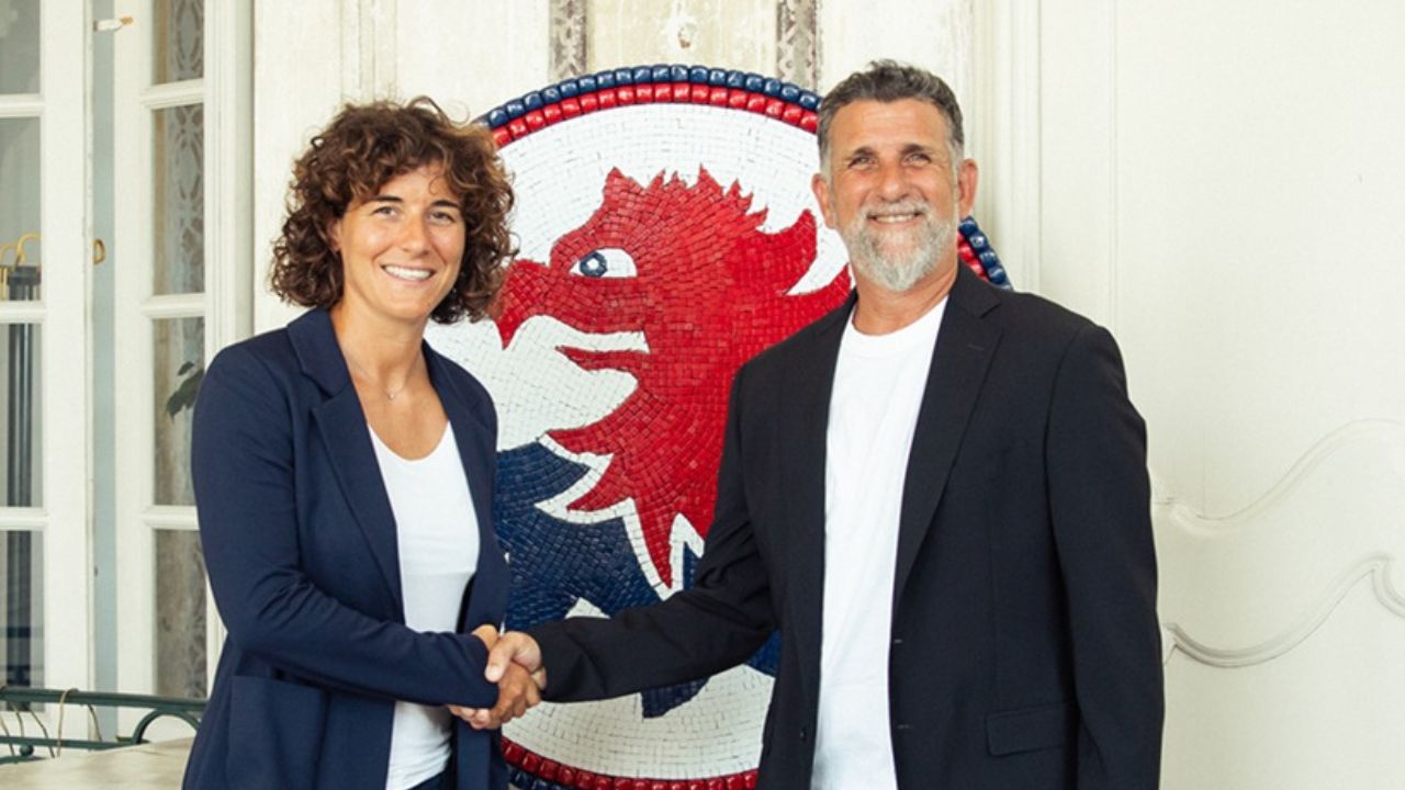 La responsabile del Genoa Women Carissimi e il tecnico De La Fuente (foto Genoa Cfc)