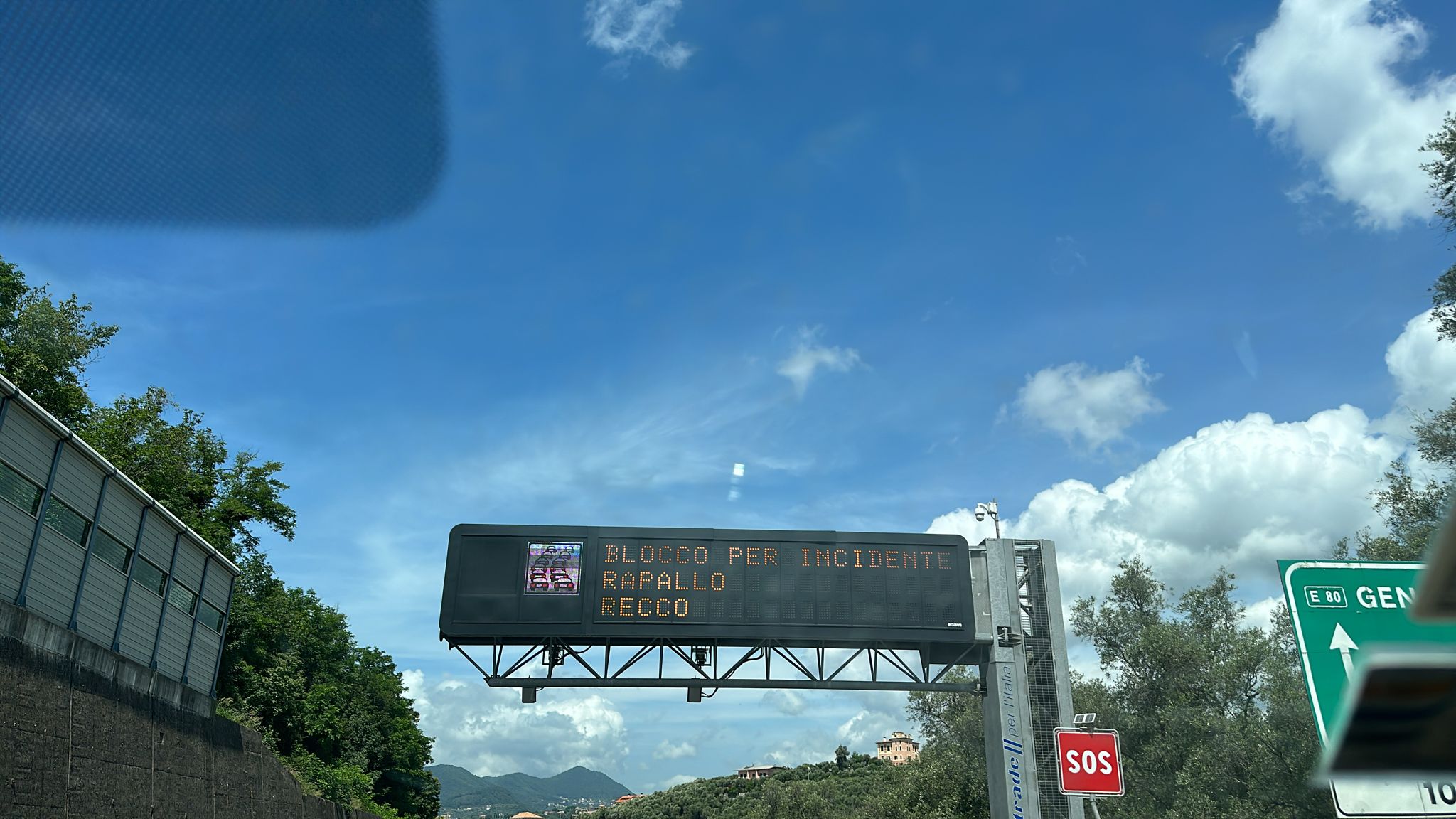 A12, incidente in galleria: mattinata di code tra Rapallo e Recco