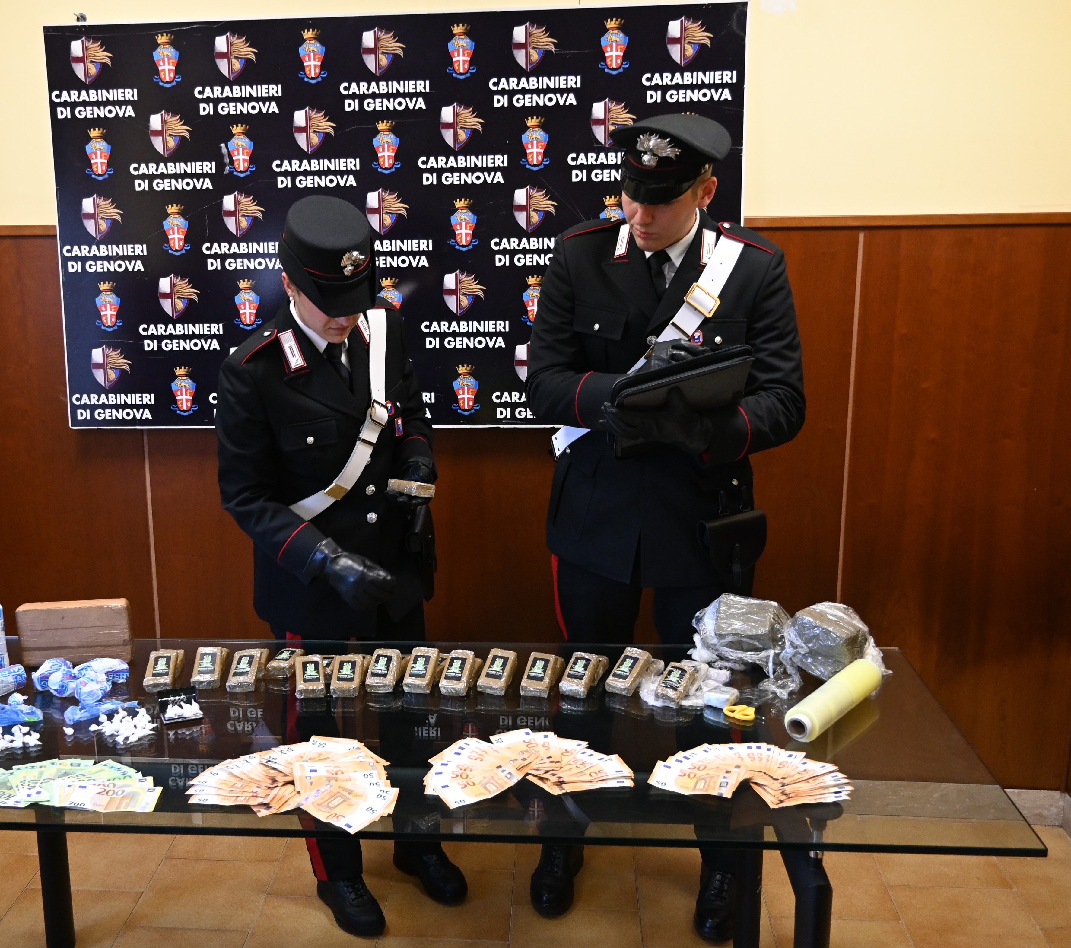 Blitz dei carabinieri a Oregina, sequestrata cocaina per 400mila euro