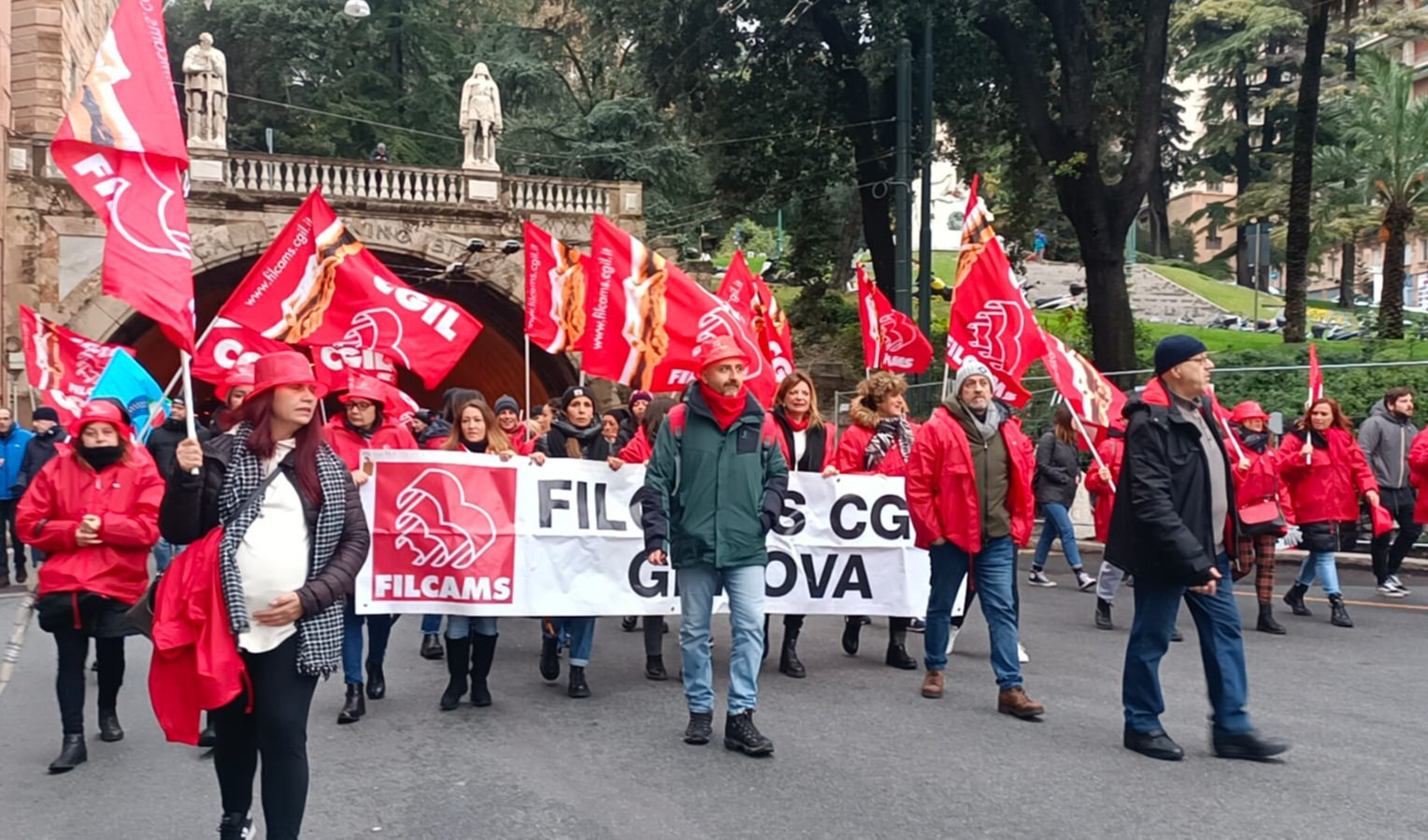 Trasporto pubblico, scuola, sanità: sciopero generale anche in Liguria