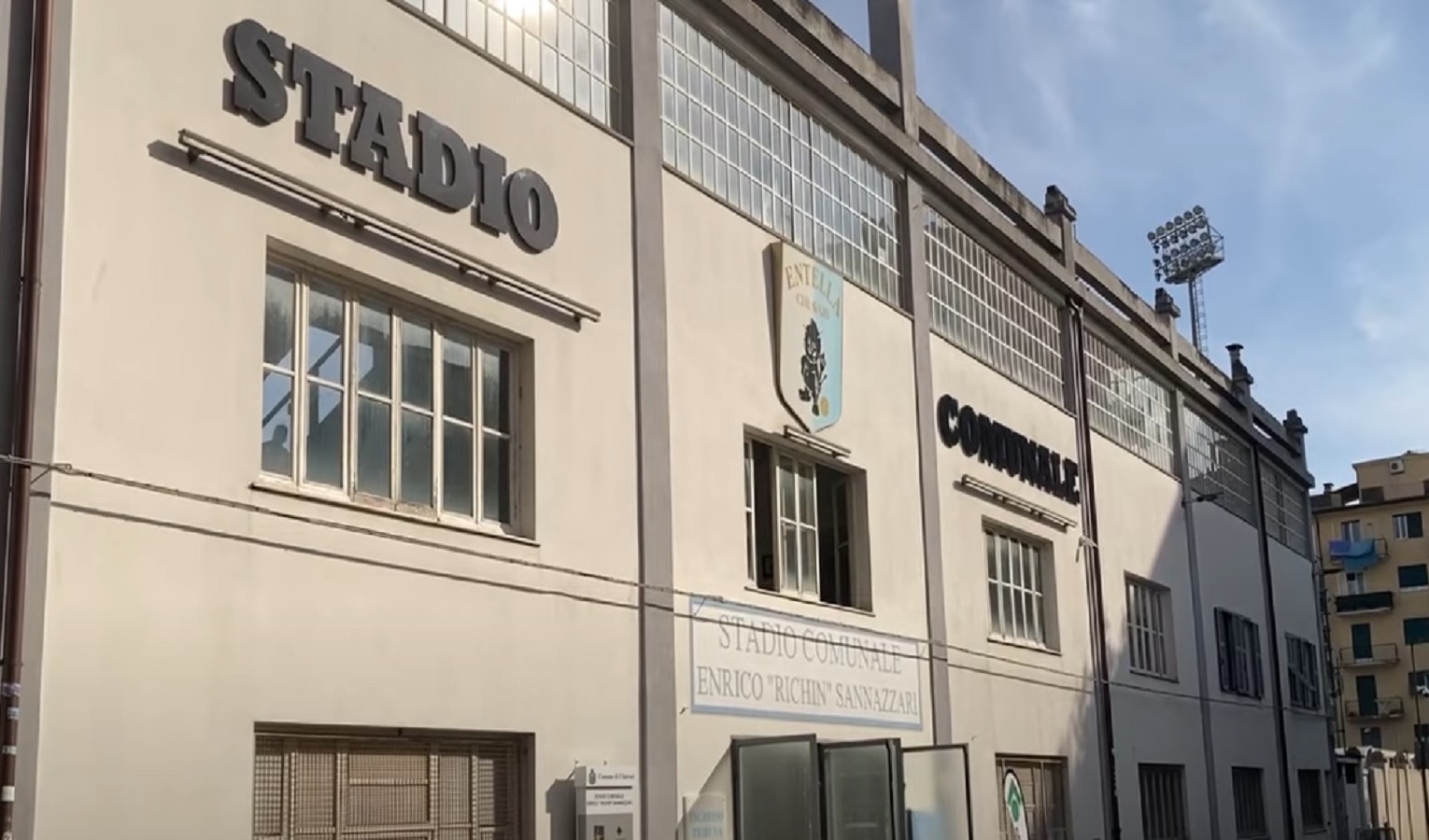 L'ingresso di uno stadio