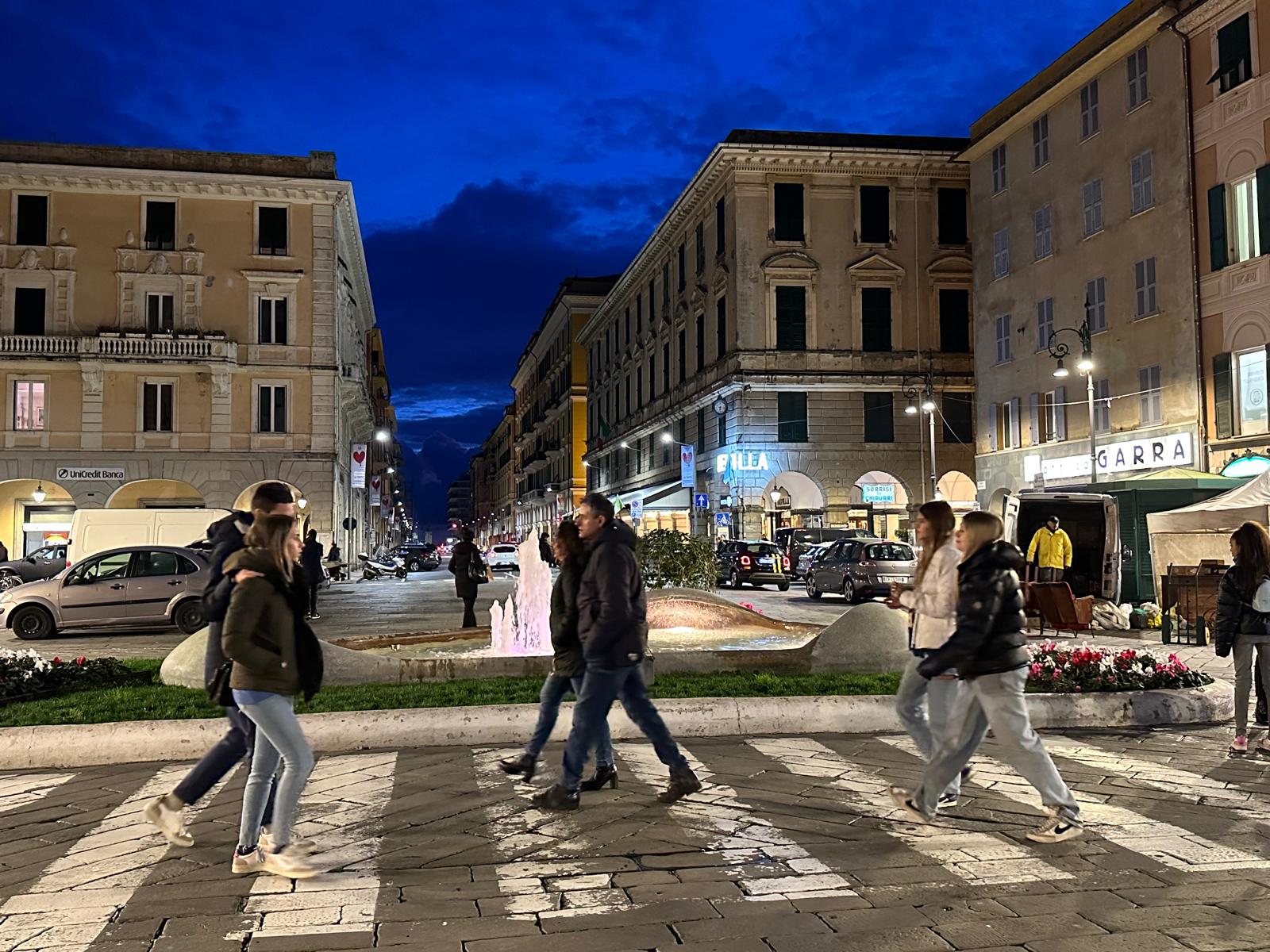 Cosa pensano gli abitanti di Chiavari sul delitto di Nada Cella Persone che attraversano le strisce pedonali