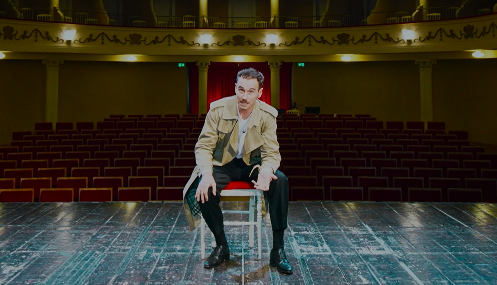 La piazza di Primocanale. Igor Chierici: Novecento, dal Teatro sociale di Camogli