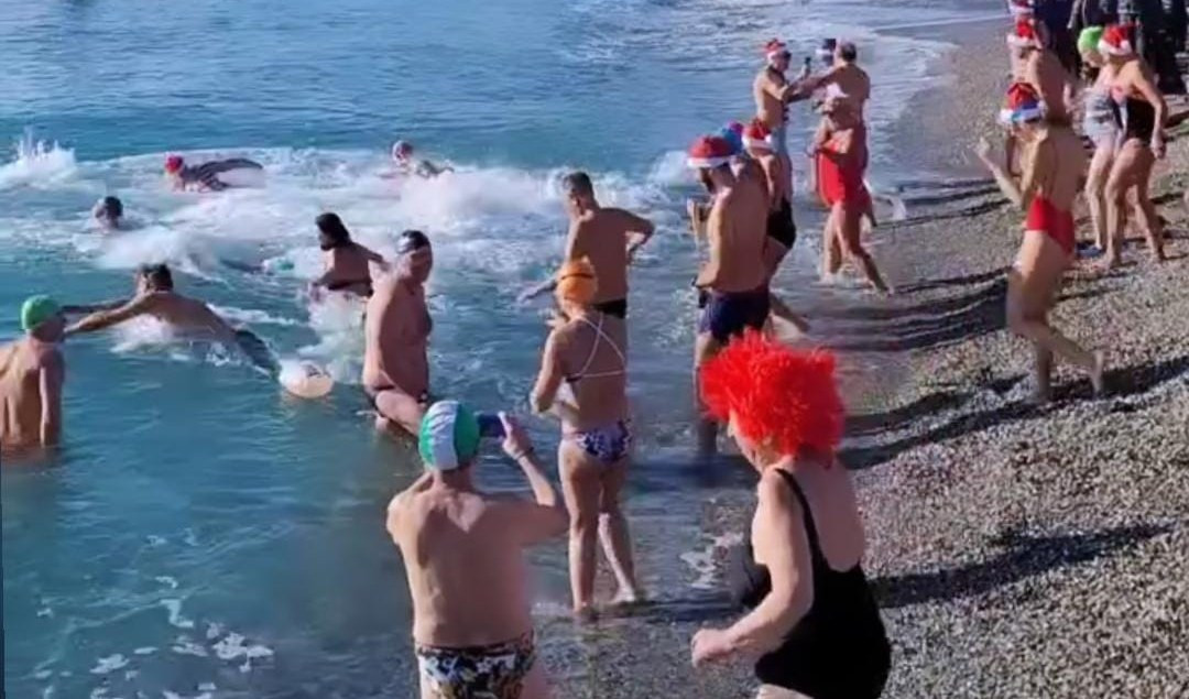 Liguria, tutti i cimenti d'inverno per nuotatori coraggiosi