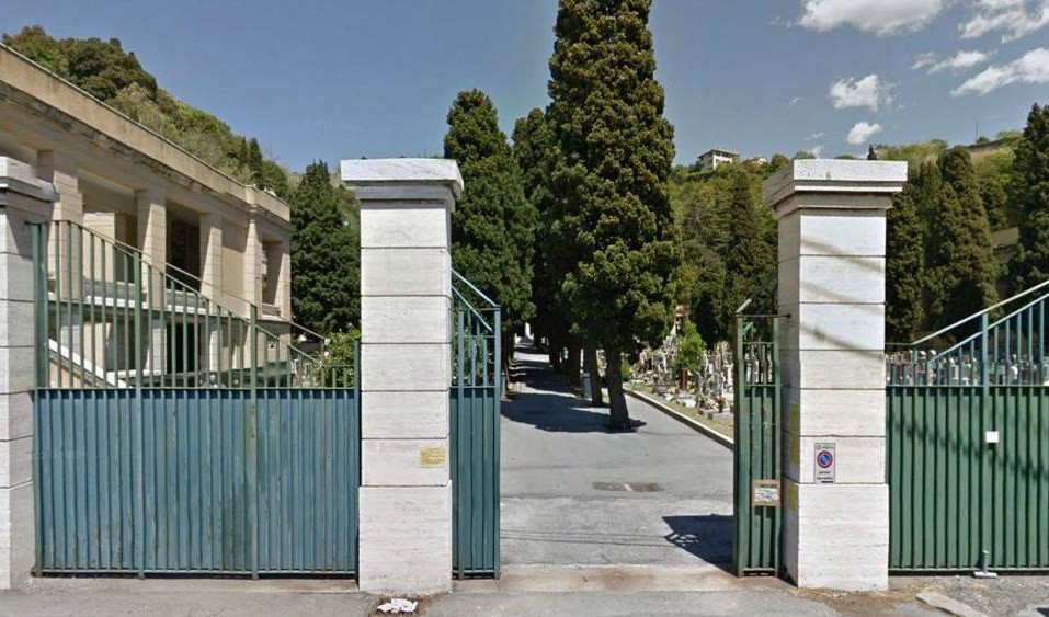 Genova, al via la novena dei defunti: cimiteri aperti fino alle 17