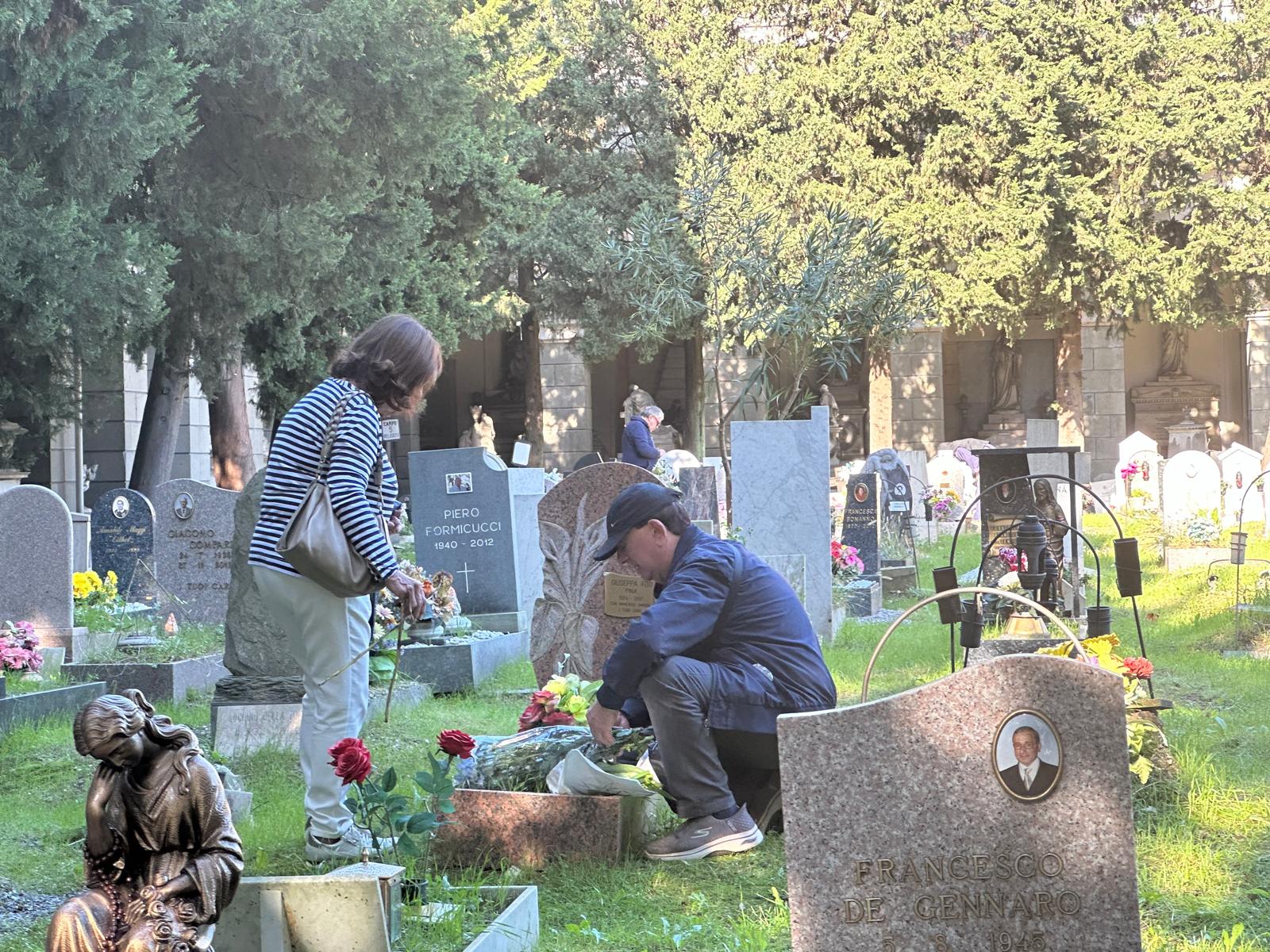 Commemorazione dei defunti, a Genova linee speciali Amt per i cimiteri