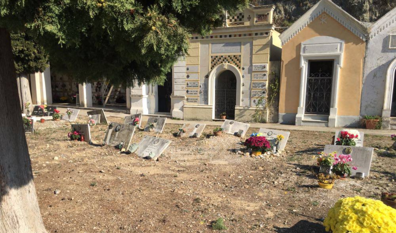 Ventimiglia, in due mesi allontanati 1.305 migranti dal cimitero