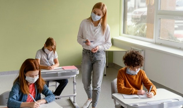 Mascherine a scuola, centinaia di segnalazioni al Garante dell'infanzia: 