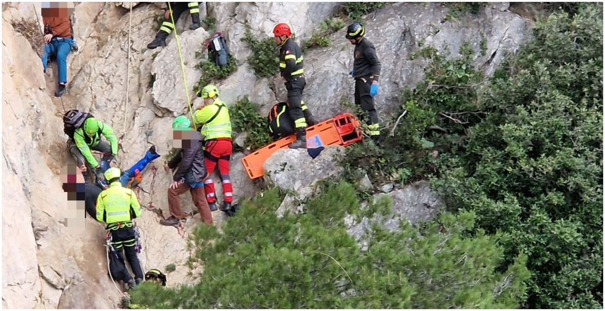 Climber precipita dal Muzzerone alla Spezia, recuperato con l'elicottero