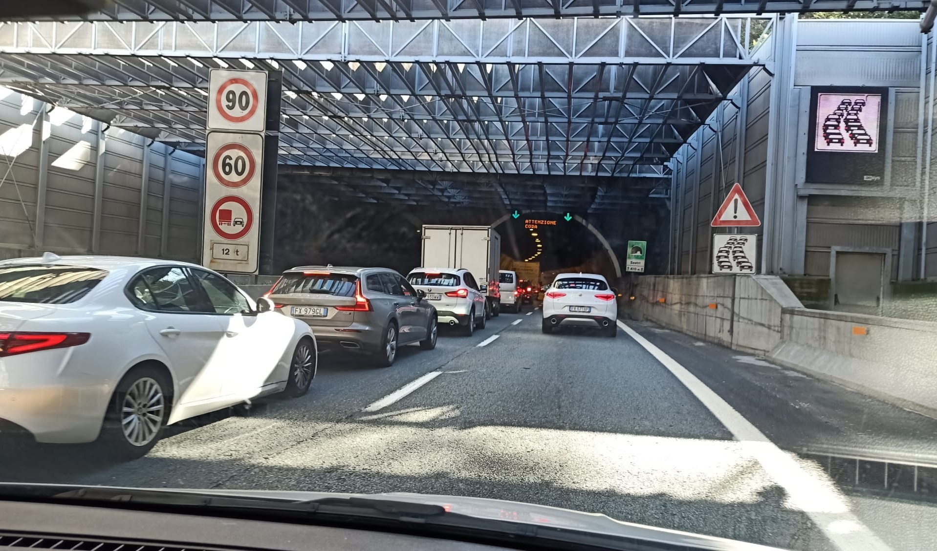 Caos autostrade, tamponamento in A10: 7 km di coda