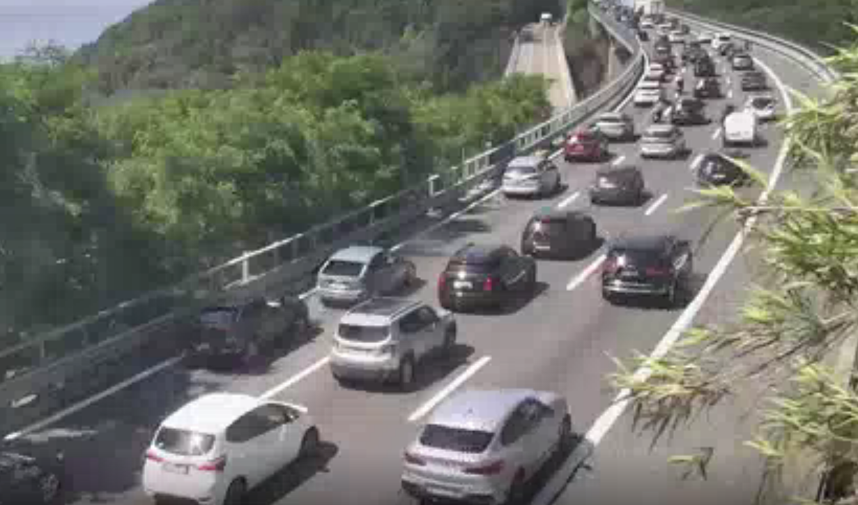 Fermo in coda in autostrada scopre sito archeologico ad Arenzano