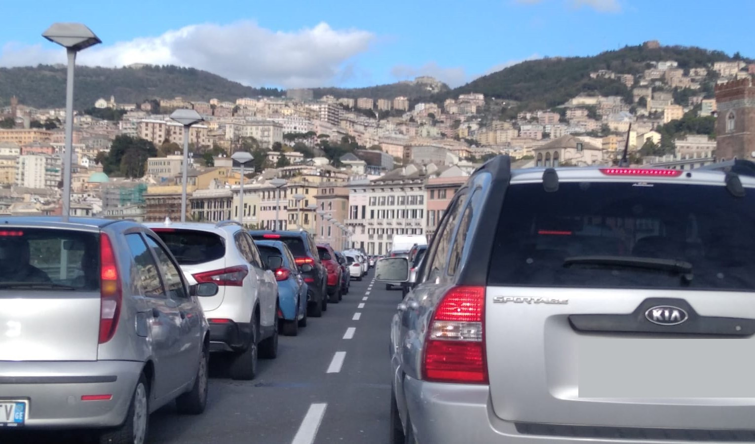Genova, incidente in Sopraelevata: code e disagi