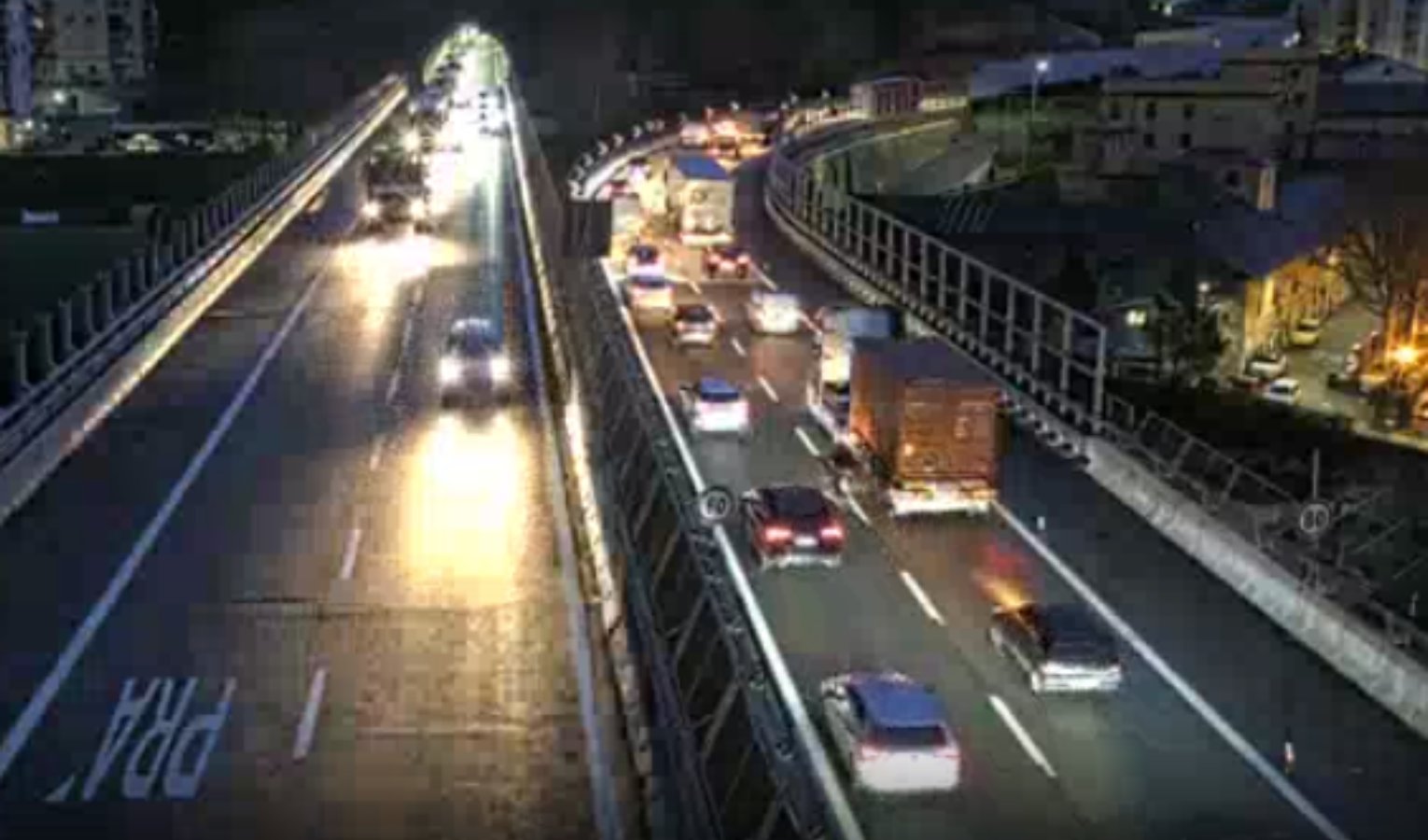 Incidenti in autostrada e città, mattina di traffico in tilt a Genova