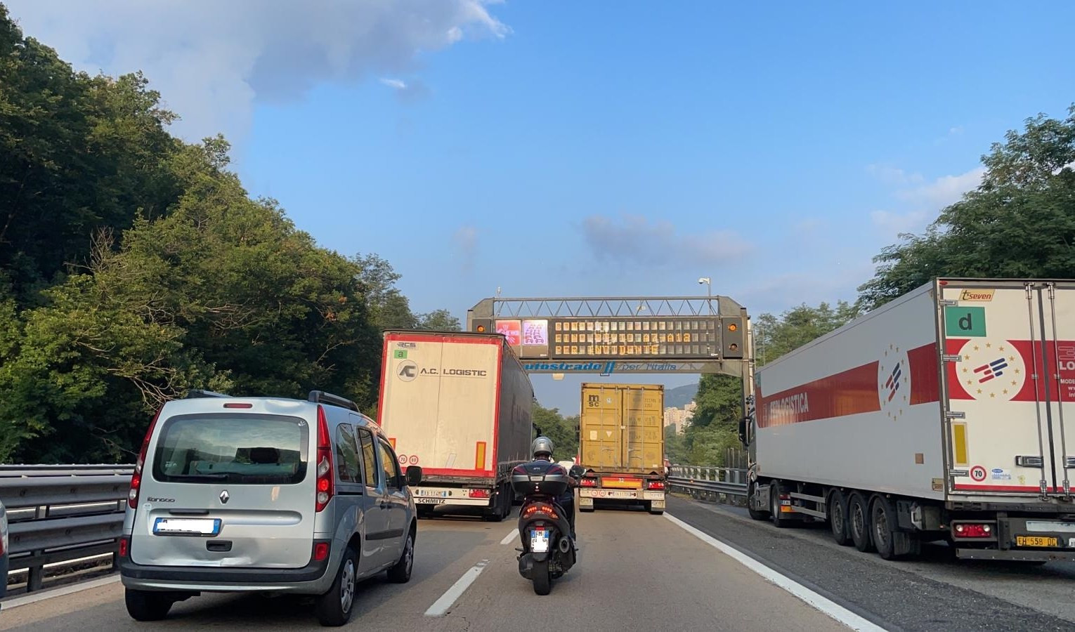 Caos autostrade, corsia unica tra Genova Est e Nervi per ritardi