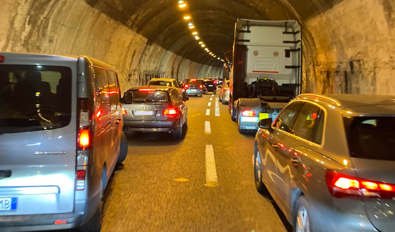 Caos autostrade, doppio incidente in A10: fino a 18 km di coda totali