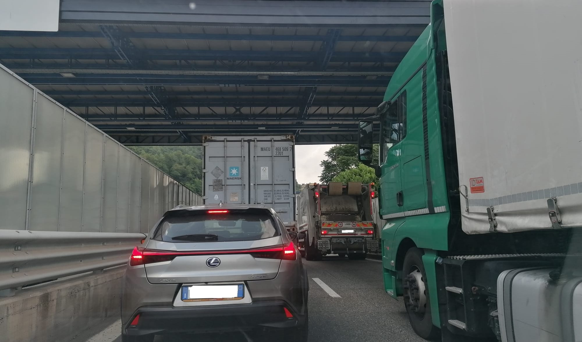 Caos autostrade, ancora un incidente: tamponamento a catena in A6