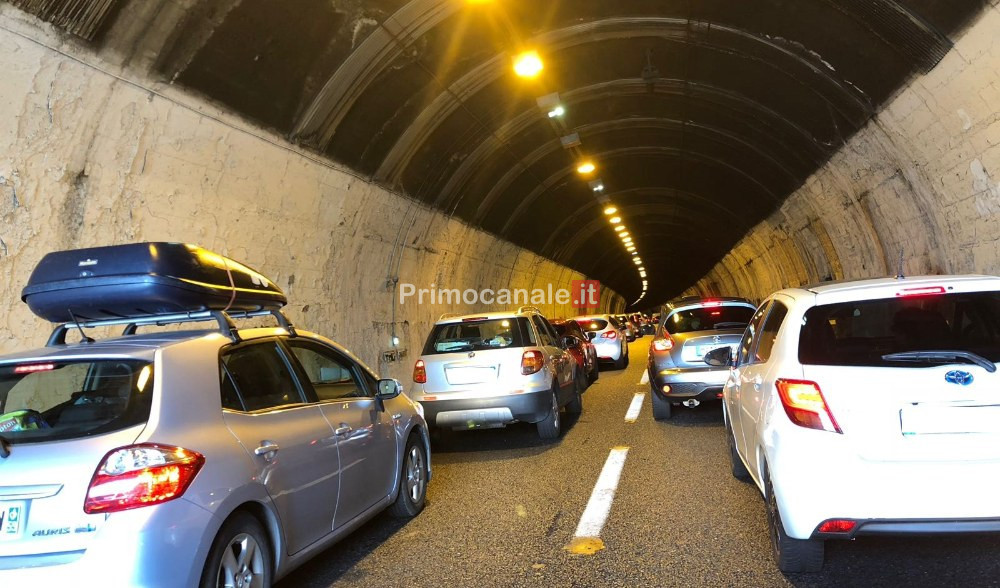 Caos autostrade, code per un tamponamento a Genova Est
