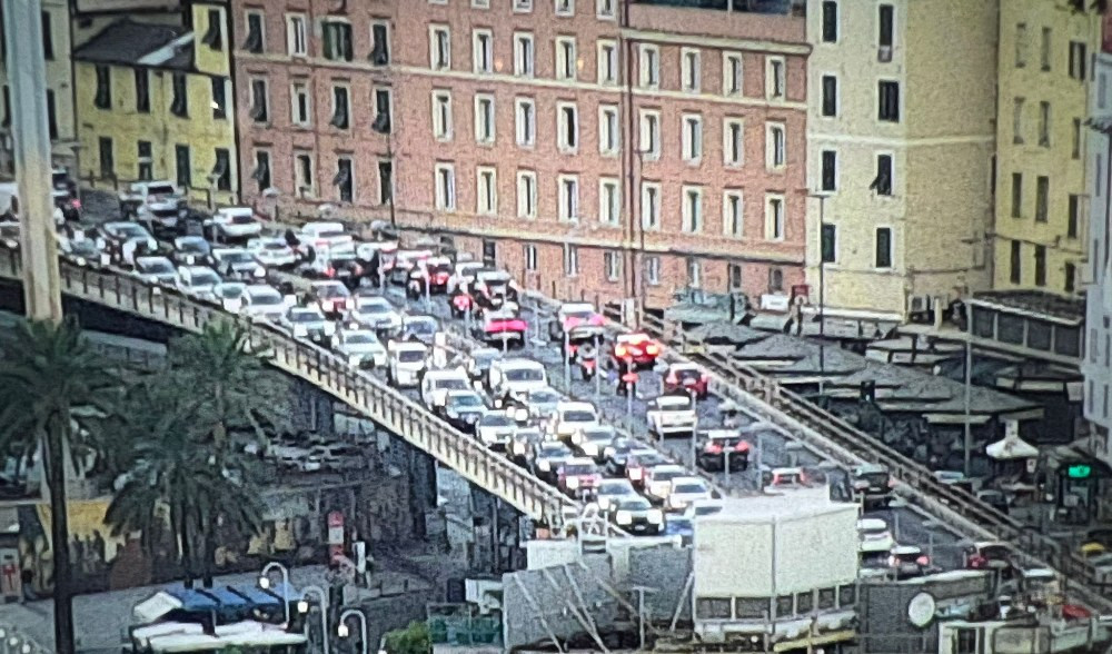 Genova, incidente in Sopraelevata: lunghe code nel primo pomeriggio