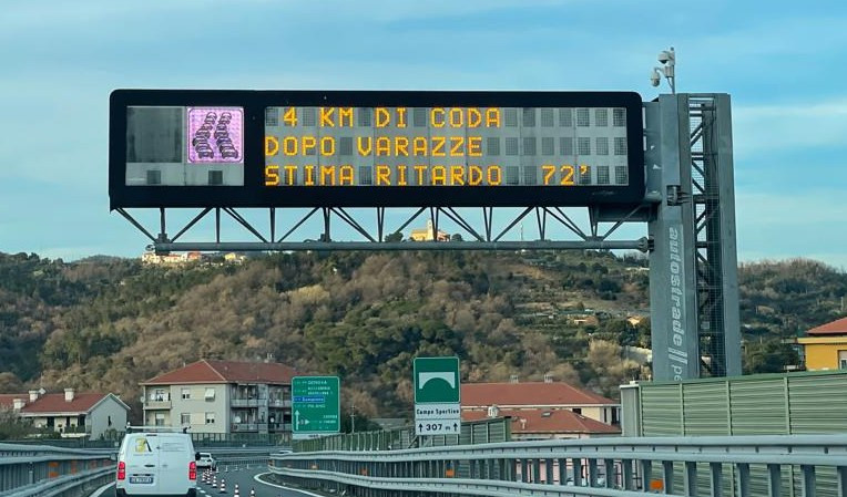 Autostrade, 6 km di coda in A10 e 2 km tra Recco e Nervi